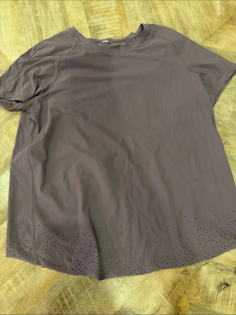 lululemon athletica Women's Short Sleeve Tee in Plum - no tag it was itchy